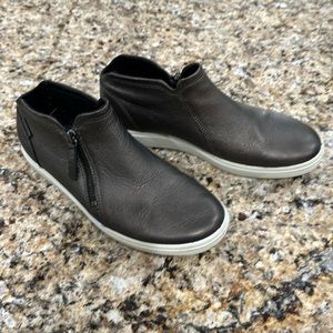 Ecco low bootie